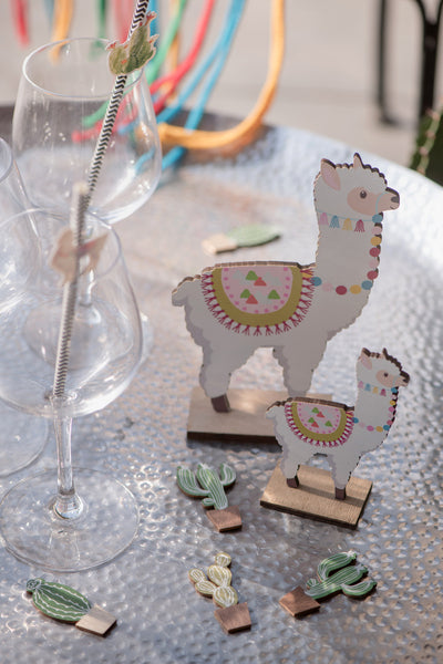 4 kaktusové dřevěné dekorace 3 x 5,5 cm Téma Mexiko