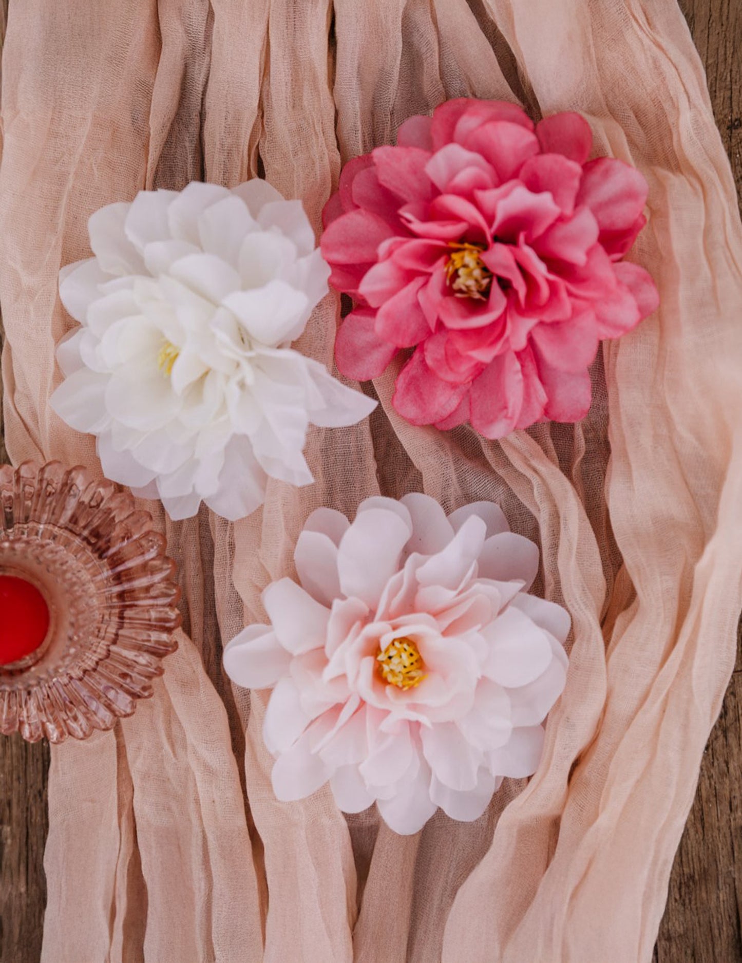 4 fuchsiové pivoňky 9x9cm v látce na ozdobu