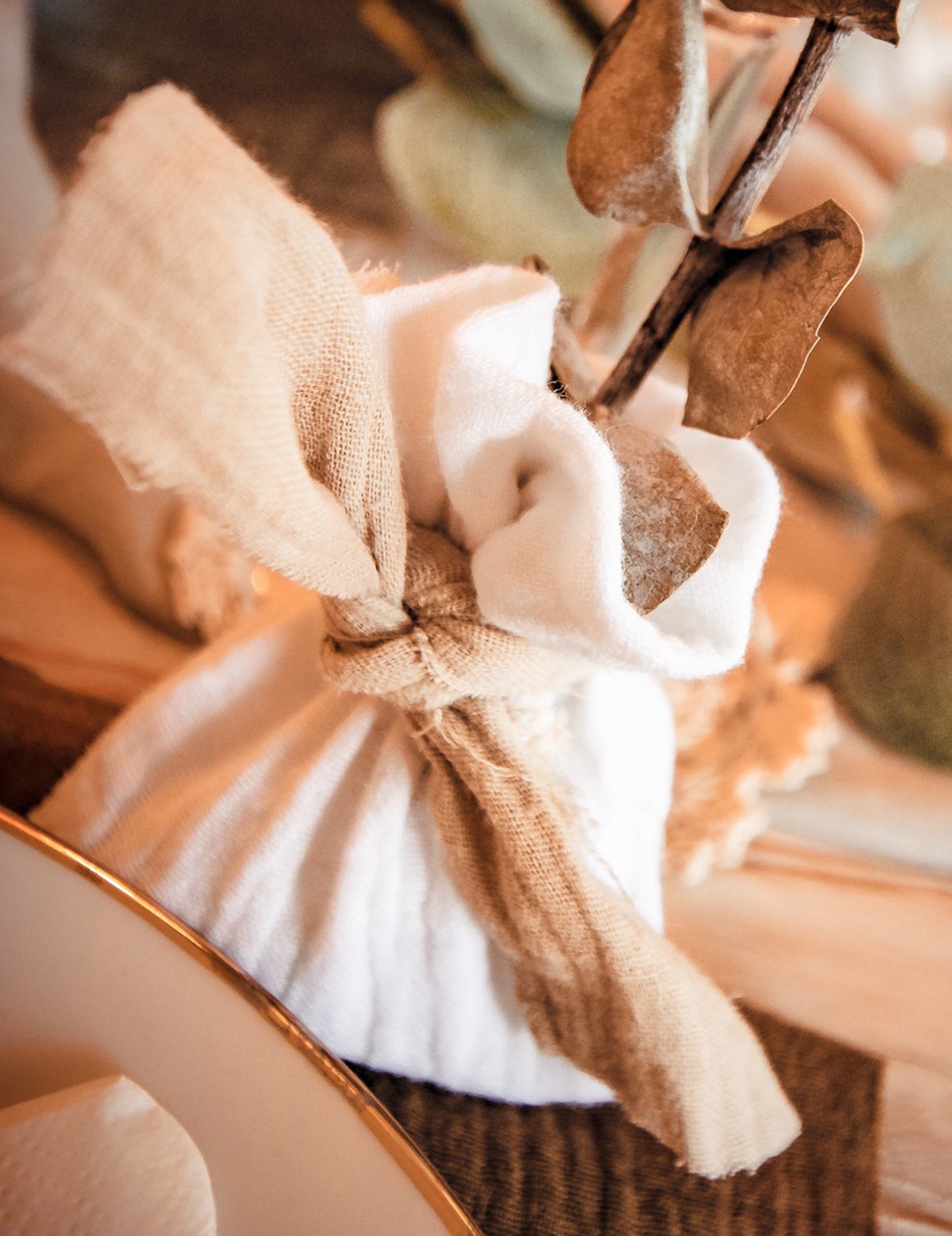 4 bílé sáčky z bavlněné gázy 8 x 10 cm se stuhou