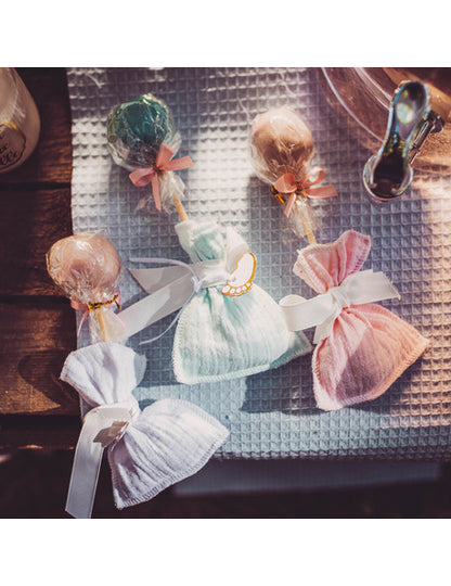 4 bílé sáčky z bavlněné gázy 8 x 10 cm se stuhou