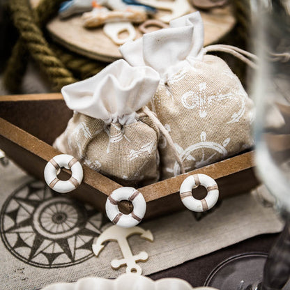 4 bílé plátěné kapsy na kotvu a kormidlo 8 x 10 cm mořské téma