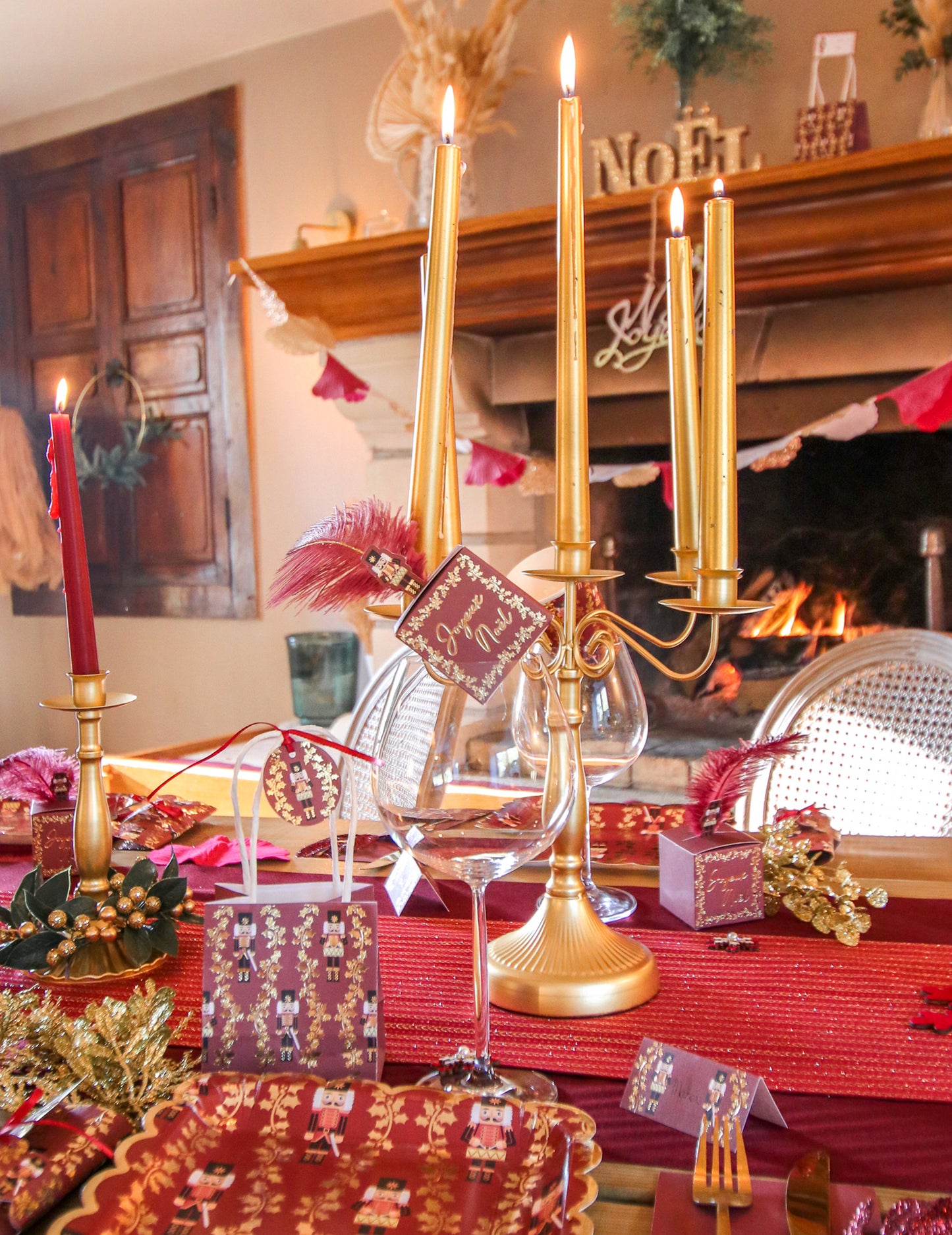 4 slavnostní burgundské a třpytivé sáčky na louskáček 10 x 11 x 7 cm