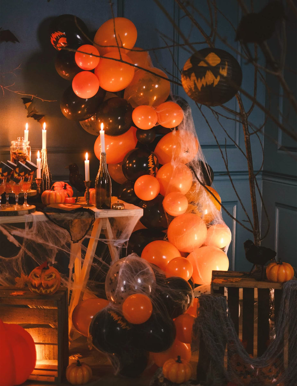 Dekorativní oblouk z balónků halloween pro dekoraci
