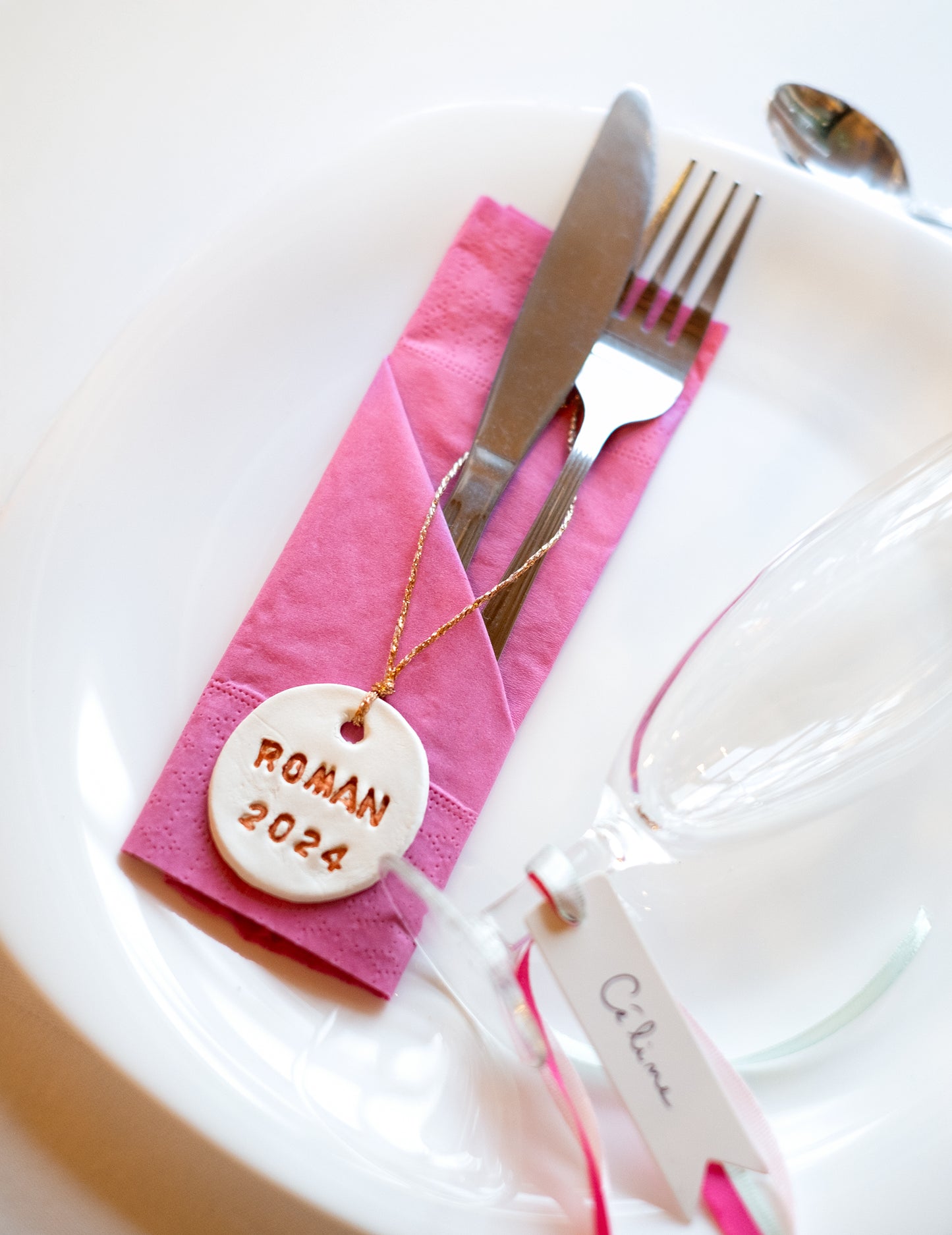 50 fuchsiových papírových ubrousků 38 x 38 cm