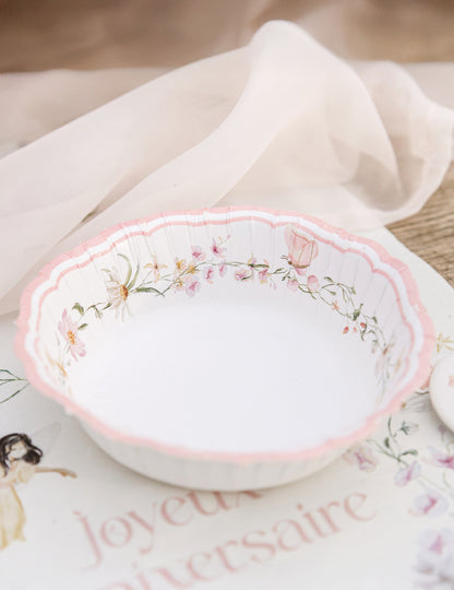 6 bílých a pastelově růžových kartonových pohádkových misek 13 cm k narozeninám