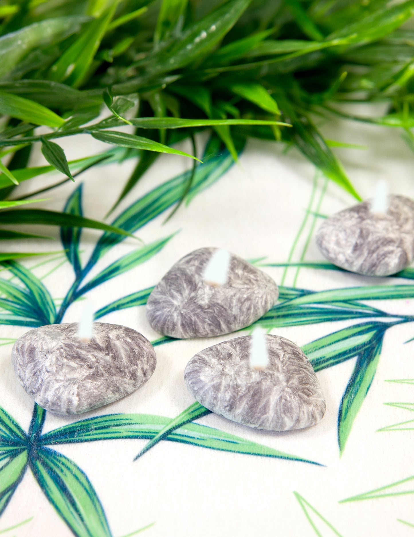 6 Zen oblázkové dekorativní svíčky šedé oblázky