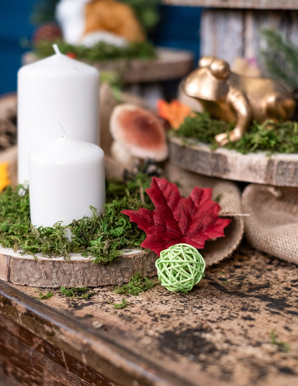 Mise en situation de la boule en osier pour décoration de table vert anis