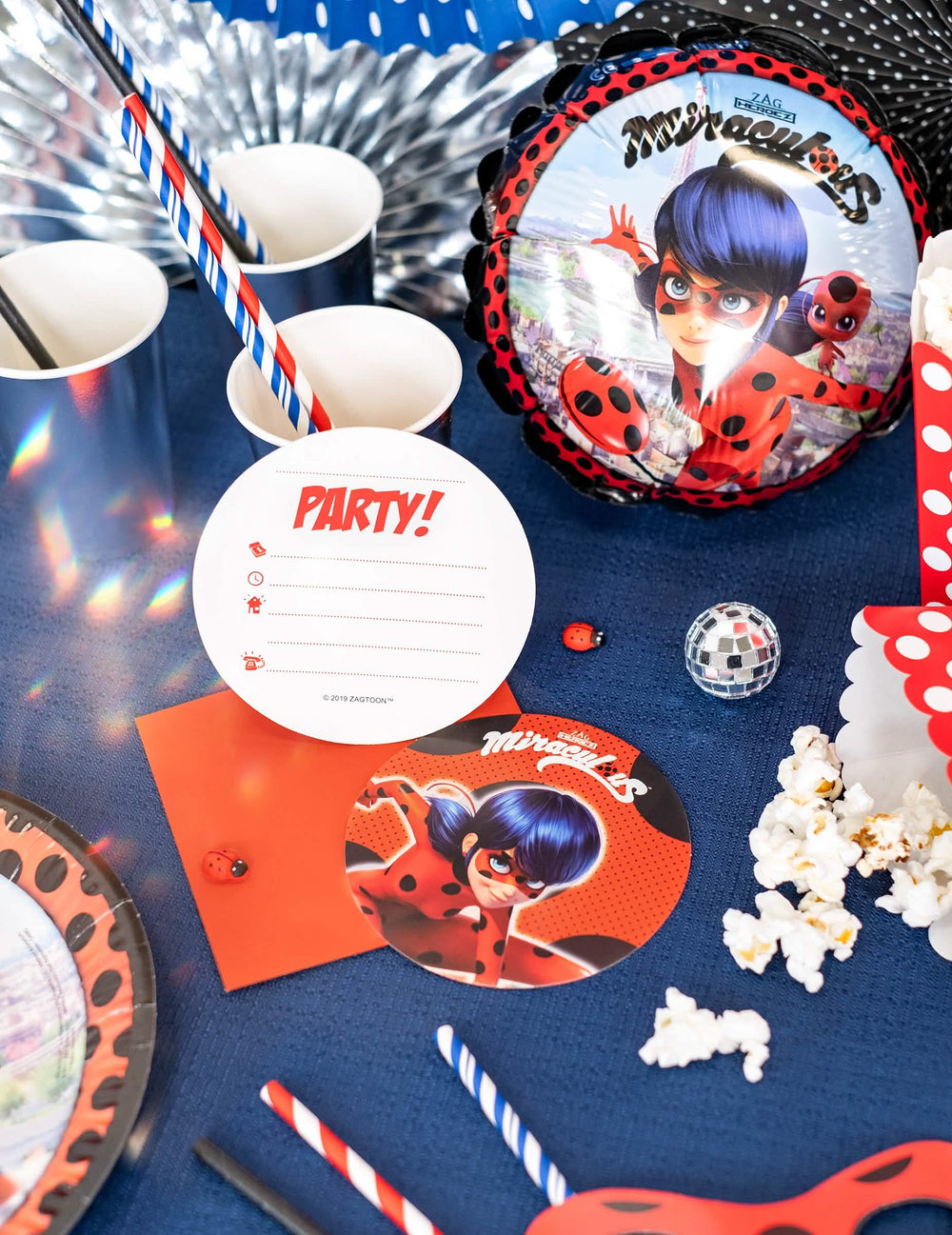 Stylizace 6 pozvánek s obálkami Miraculous Ladybug