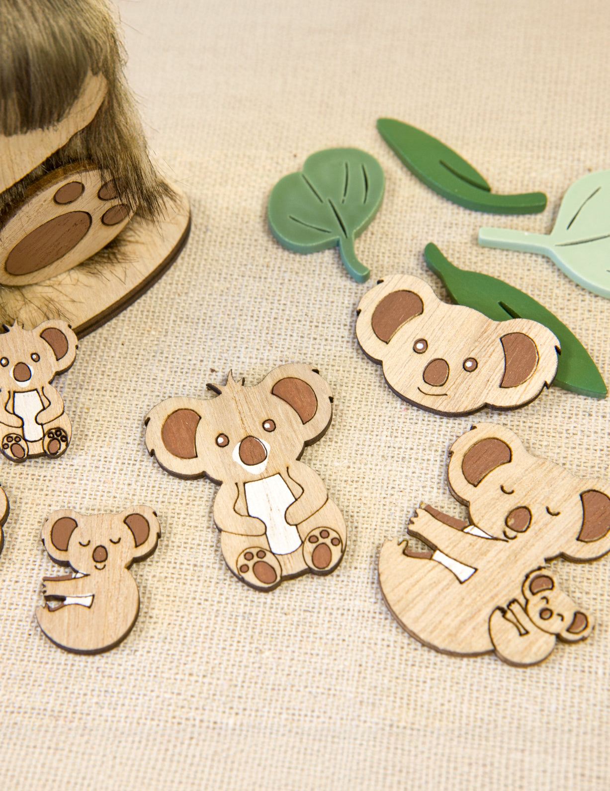 6 koala dřevěných konfet 3.5 cm přírodní dekorace