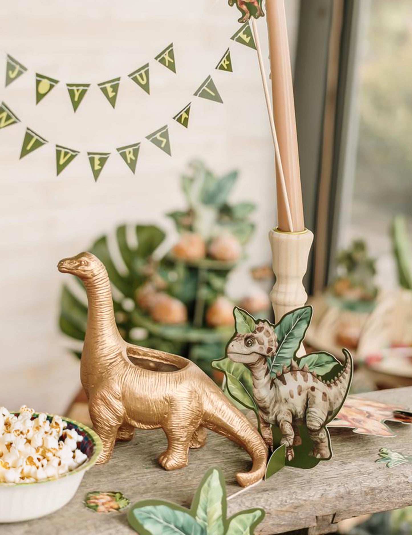 6 décorations à poser dinosaures papier vert de 8,5 à 12 cm pour anniversaire