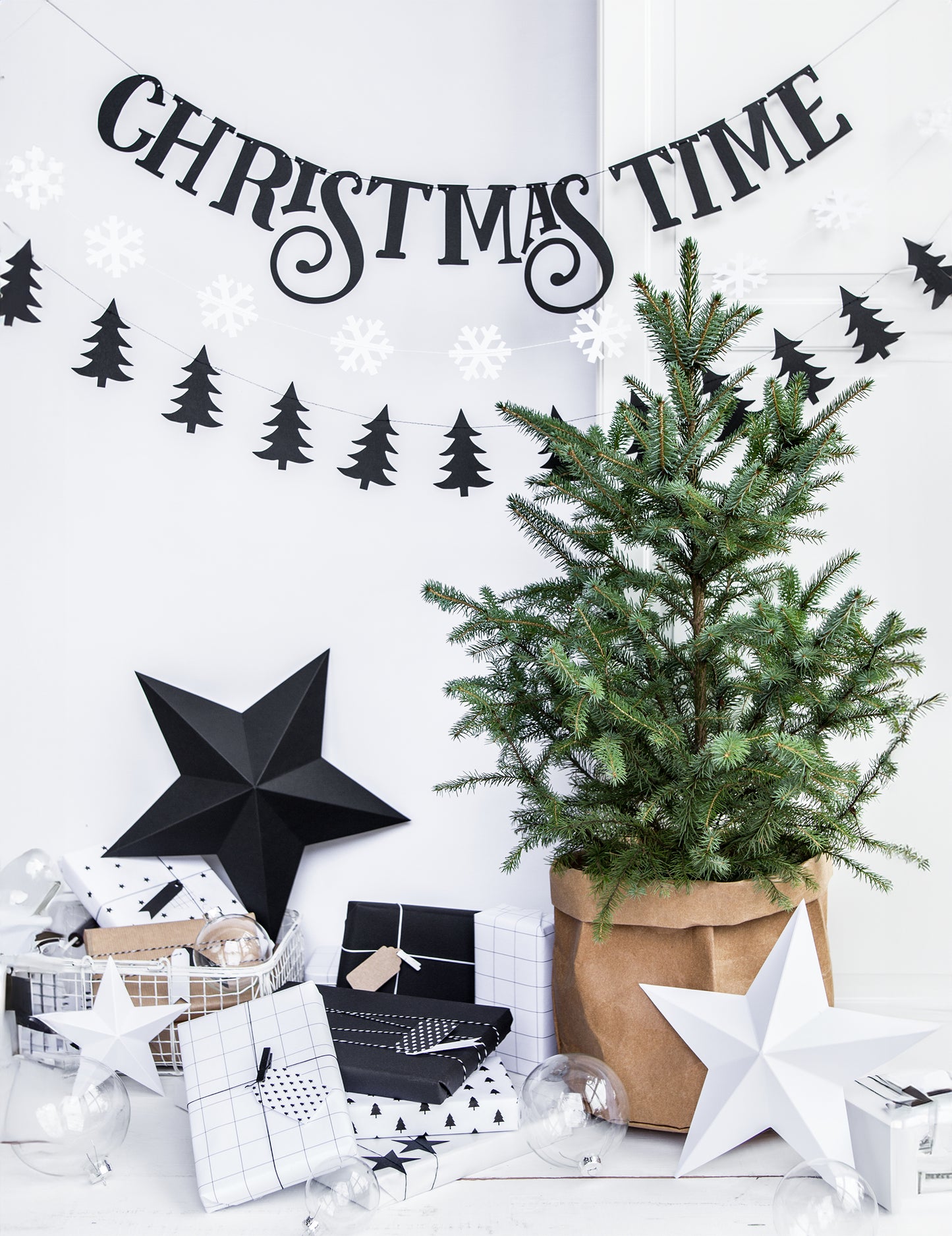 6 bílých 3D vánočních závěsných hvězd