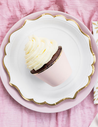 6 pudrově růžových a metalických zlatých obalů na košíčky v kartonu