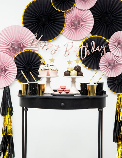 6 pudrově růžových a metalických zlatých obalů na košíčky v kartonu