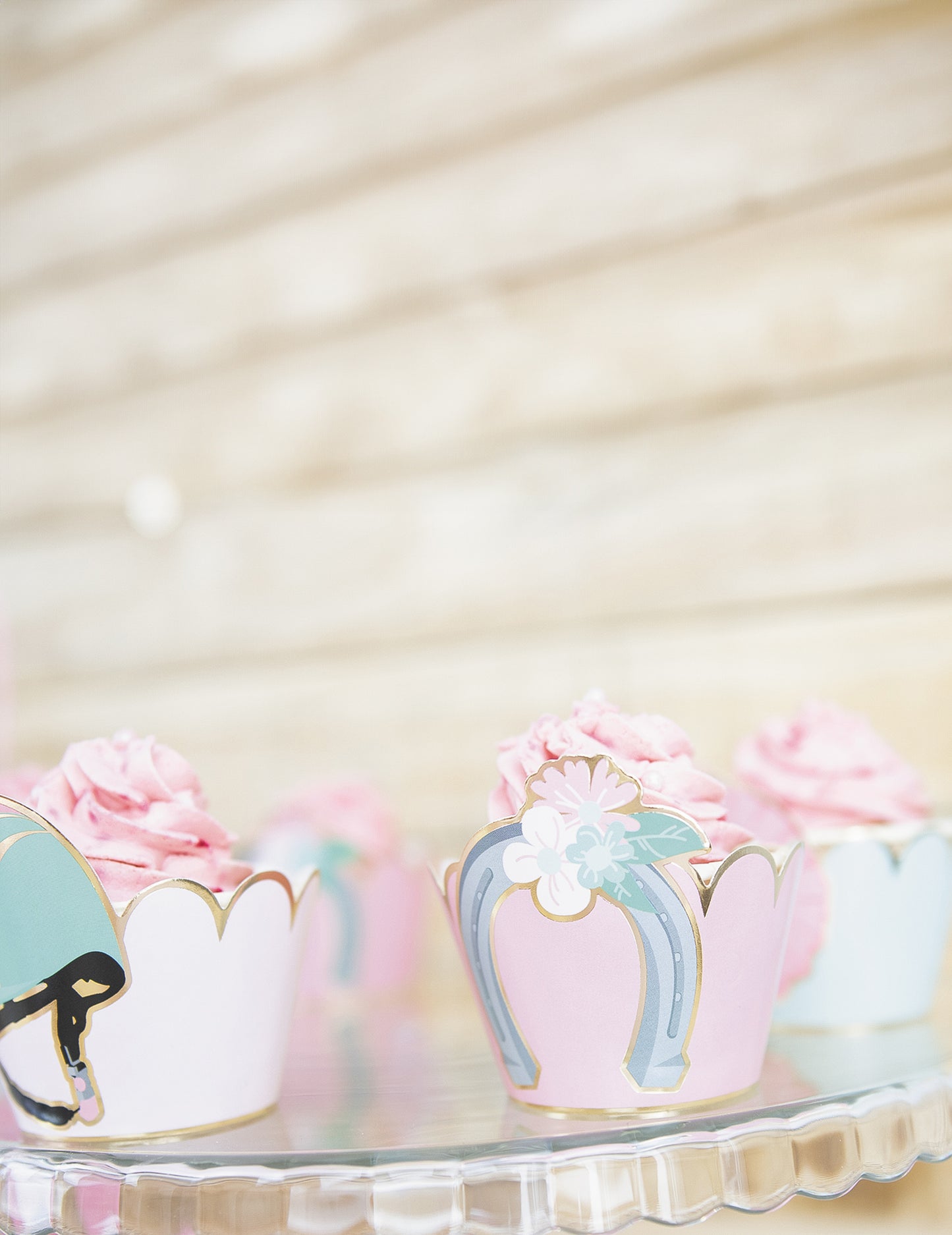 6 pastelových modrých a růžových obalů na formy na košíčky pro koně