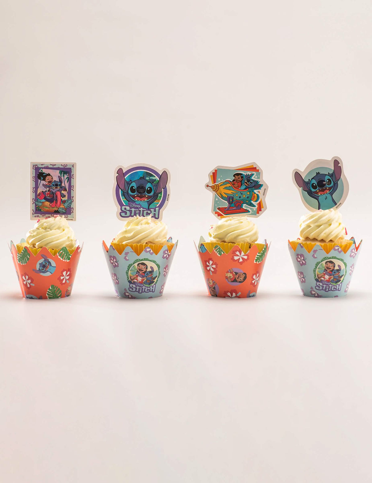 Sada na zdobení 6 cupcakes se zápichy Stitch™