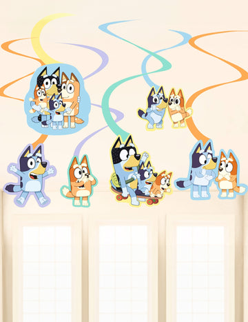 6 modrých spirálových závěsů