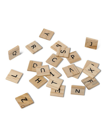 60 dřevěných písmen abecedy ve stylu Scrabble 2 cm