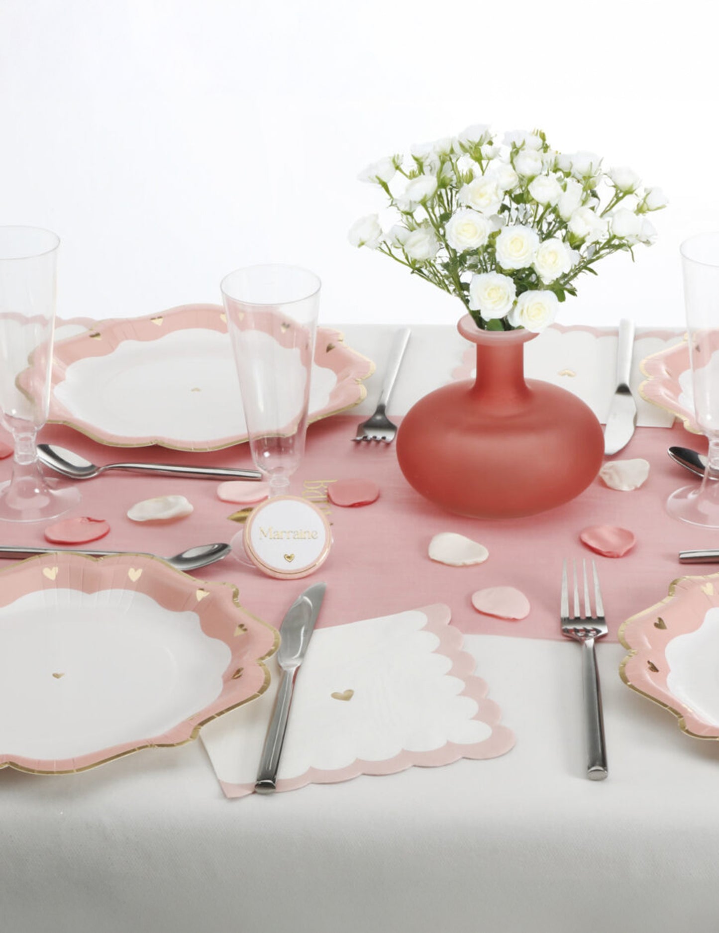 60 slonovinových, růžových a starorůžových saténových lístků 3,5 cm na ozdobu