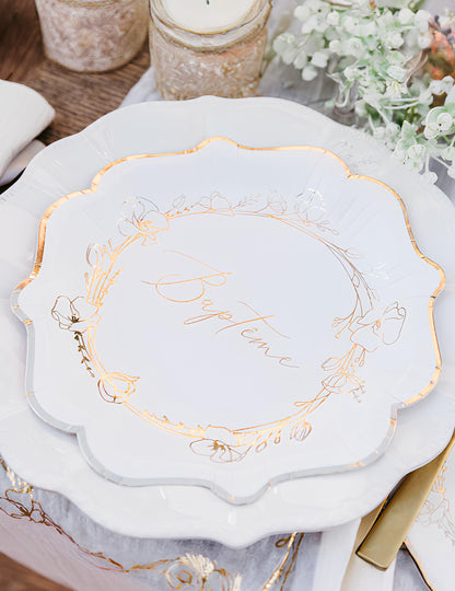 8 křestních papírových talířů 23 cm zlaté květy