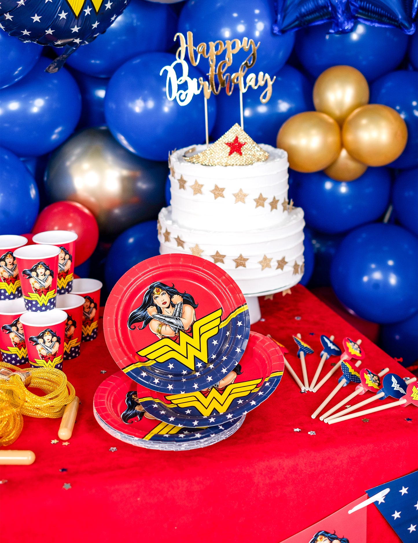 8 Wonder Woman™ 23 papírových talířů cm