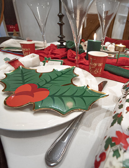 8 vánočních cesmínových papírových talířů 23 cm tvar listu