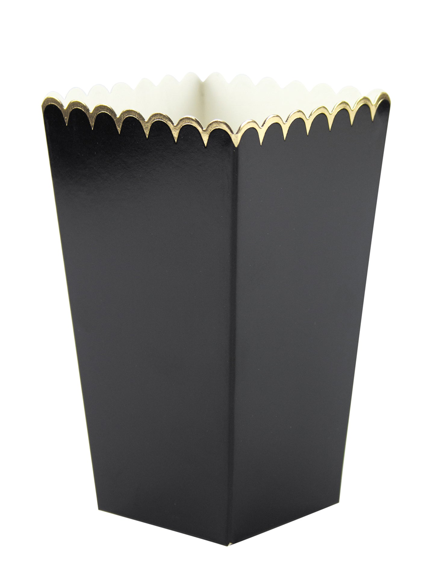 Vue de trois-quarts des boîtes à pop-corn festonnées pour fête noires et or