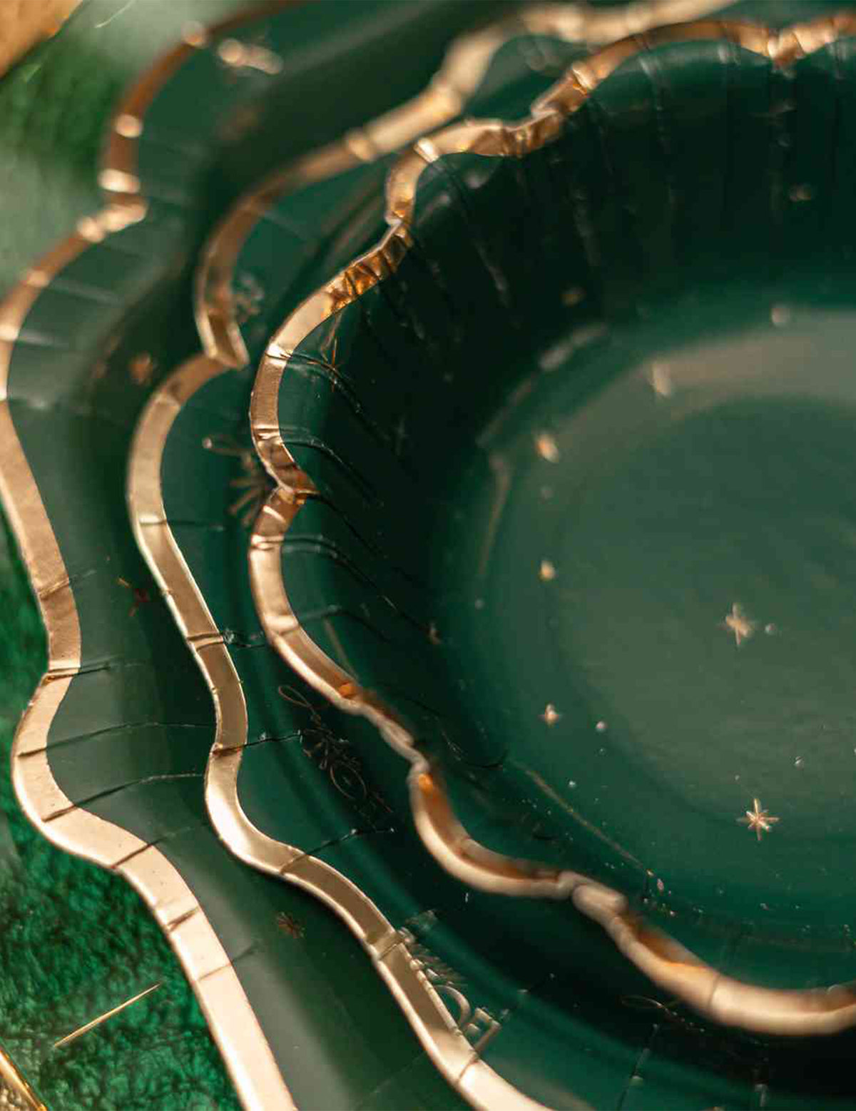 8 bols L'Intemporel vert anglais et or 13,5 cm