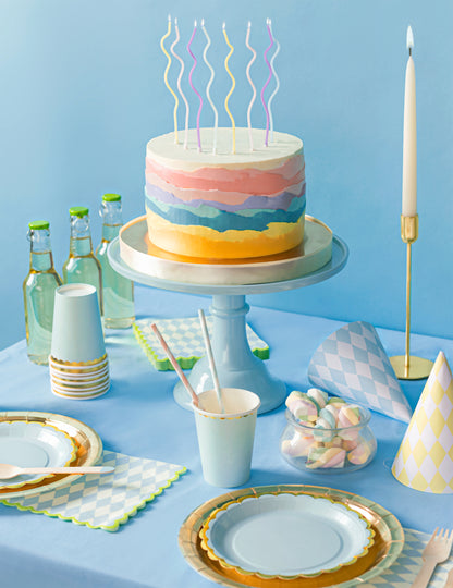 8 vícebarevných pastelových spirálových svíček 14 cm s bobechem