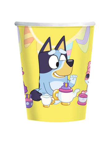 8 modrých kartonových kelímků o objemu 266 ml