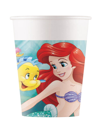 8 kartonových kelímků Ariel o objemu 200 ml