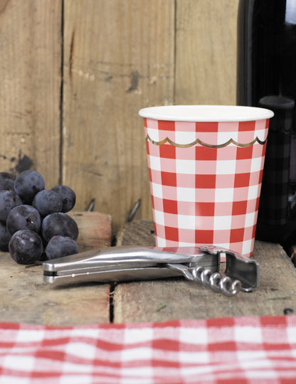 8 červených a bílých ginghamových vroubkovaných kartonových kelímků 200 ml