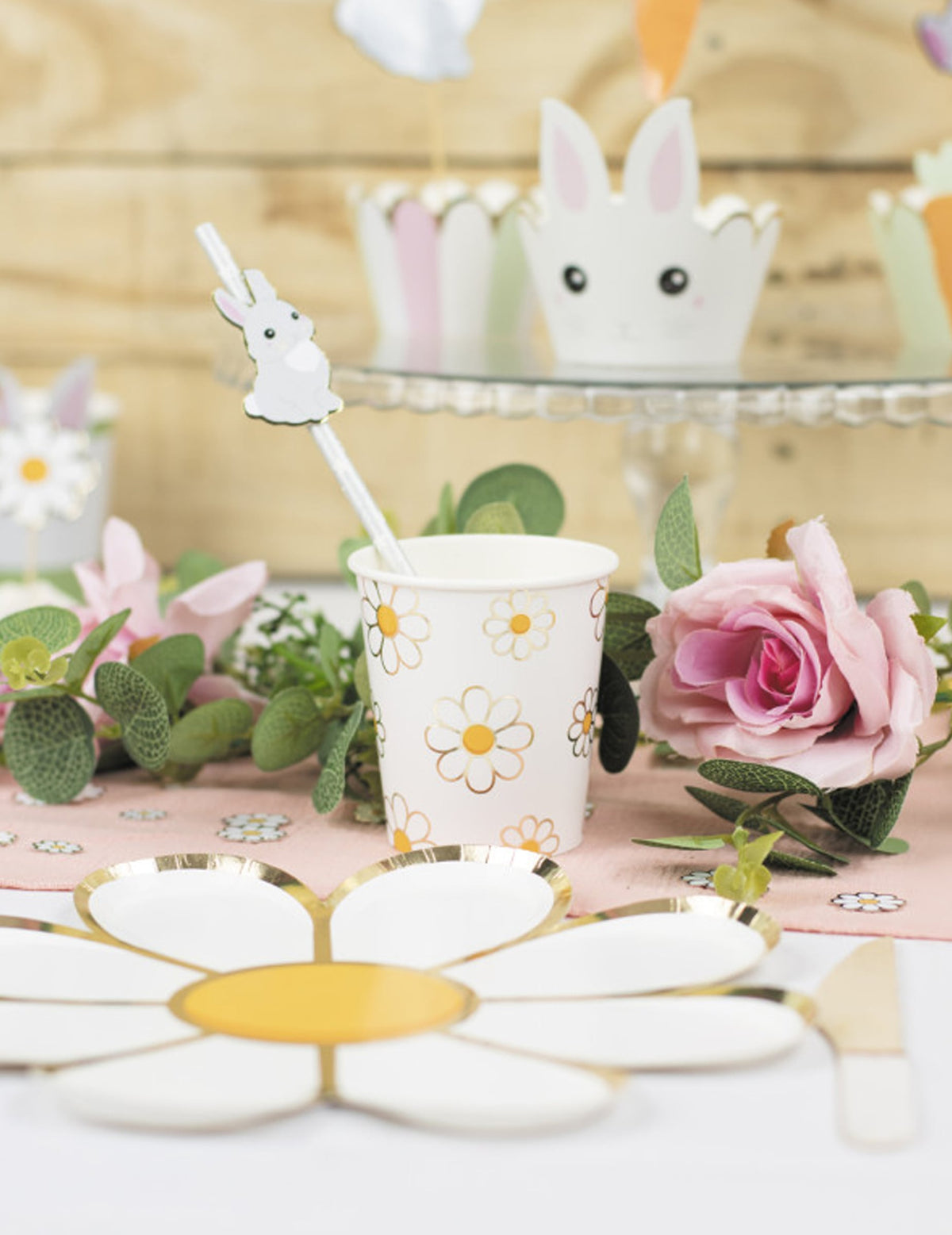 Paille avec figurine de lapin du gobelet en carton Marguerite