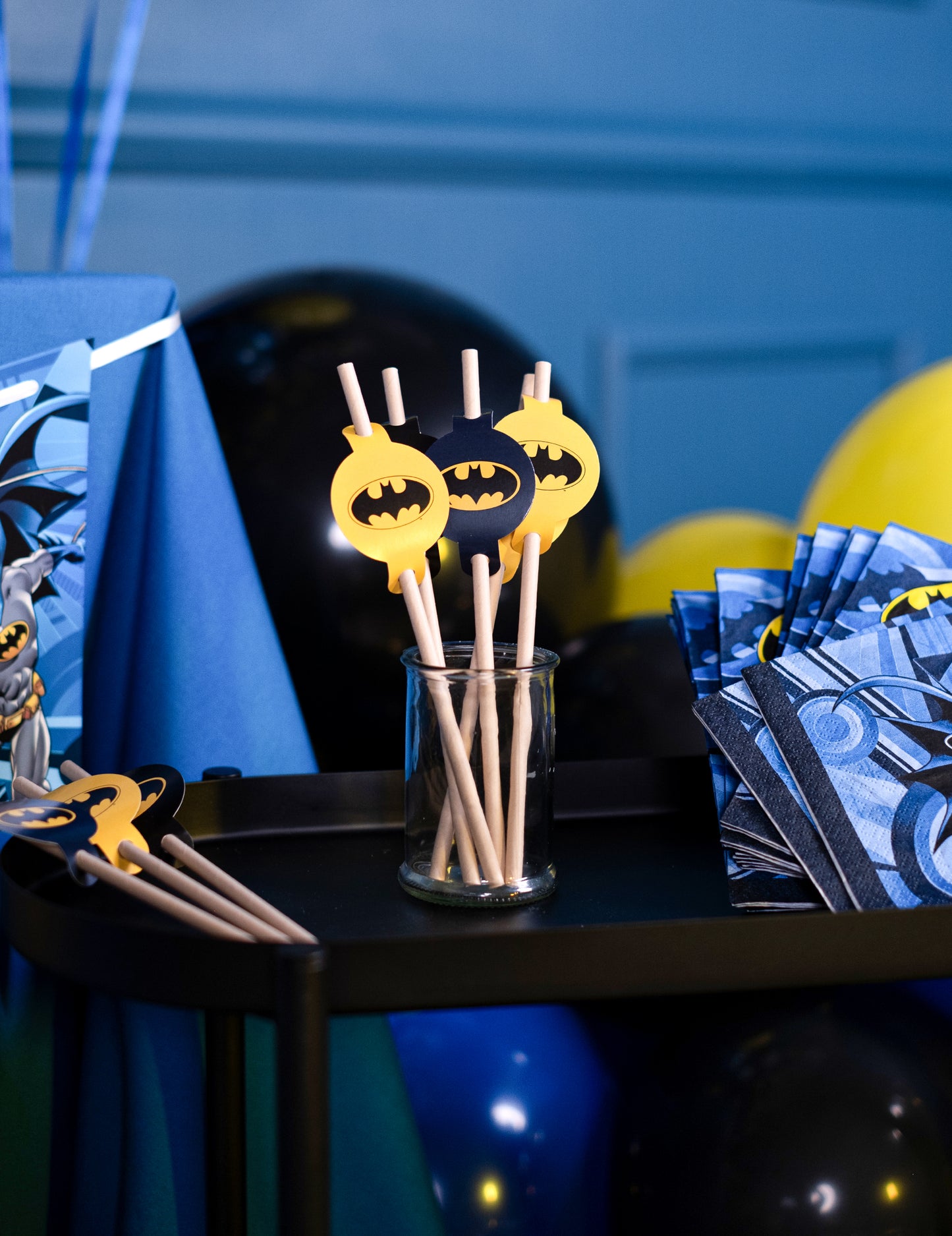8 Batman Cardboard Straws 20cm