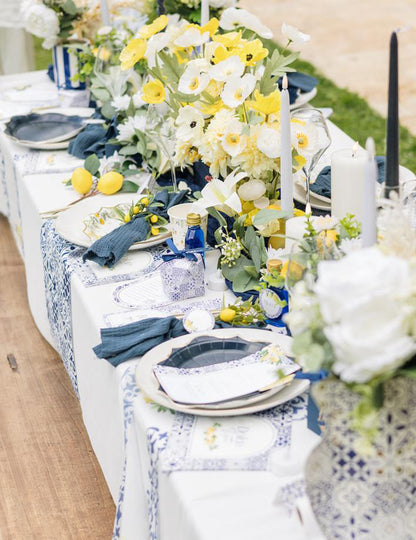 8 malých královsky modrých, bílých a zlatých kartonových talířů 18cm se středomořským vzorem