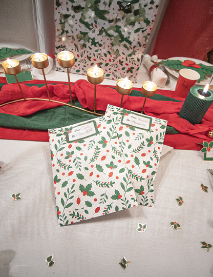 8 vánočních papírových dárkových sáčků s cesmínou