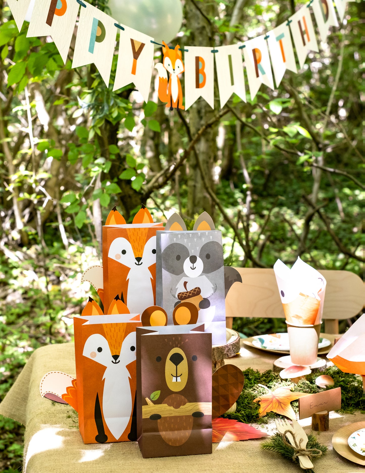 8 dárkových papírových sáčků z lesních zvířat 11,4 x 20 cm liščí bobr