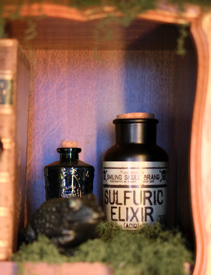 Détail d'une étiquette sur flacon des 8 Stickers pour bouteille Halloween