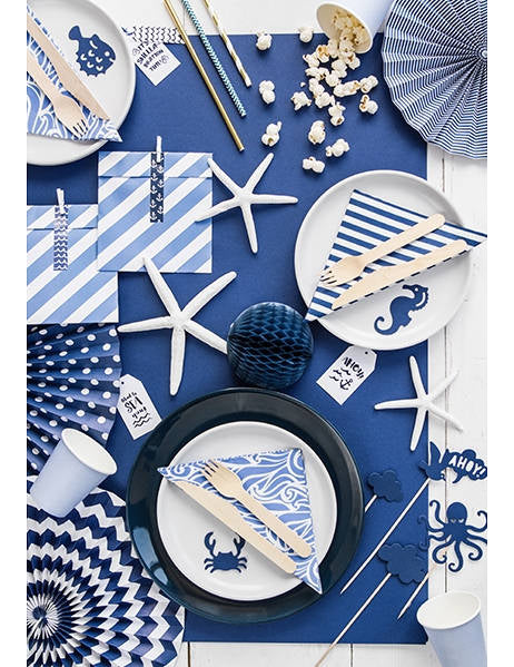 9 ozdob na dort na tmavě modré špejli 9.5 až 22.5 cm mořské vzory