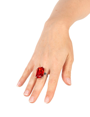 Dámský halloweenský prsten s červeným kamenem