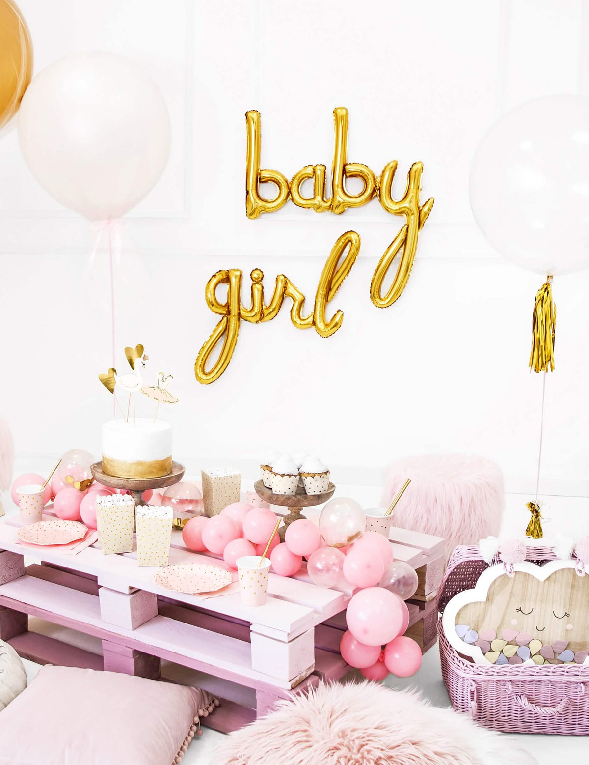 Scénografie baby shower s hliníkovým balónkem baby