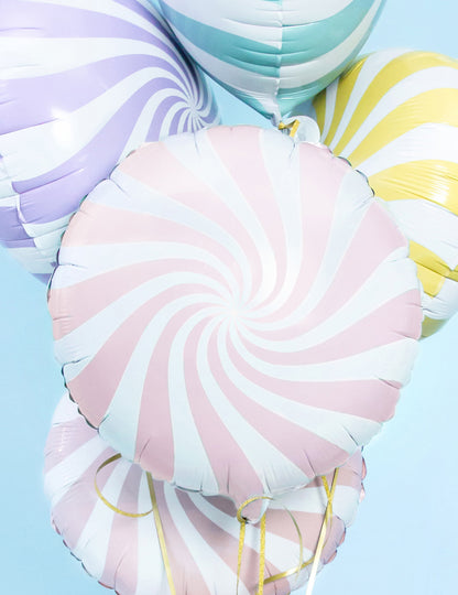 Gros plan sur le motif à spirales du ballon aluminium sucette pour fête