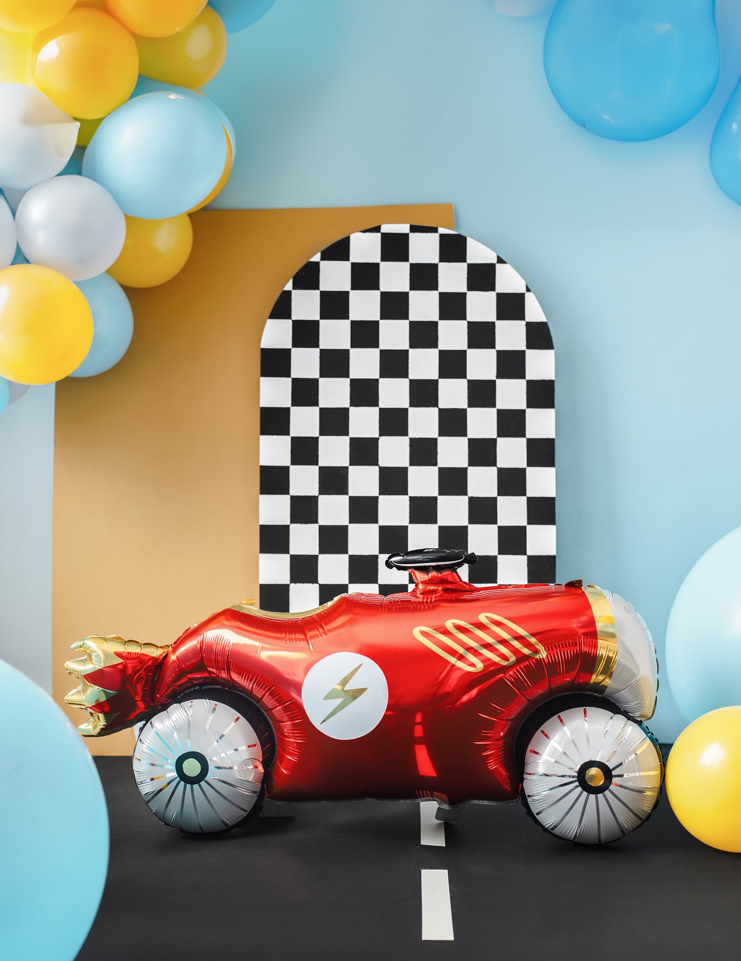 Fóliový balónek s červeným závodním autem 111 x 63 cm