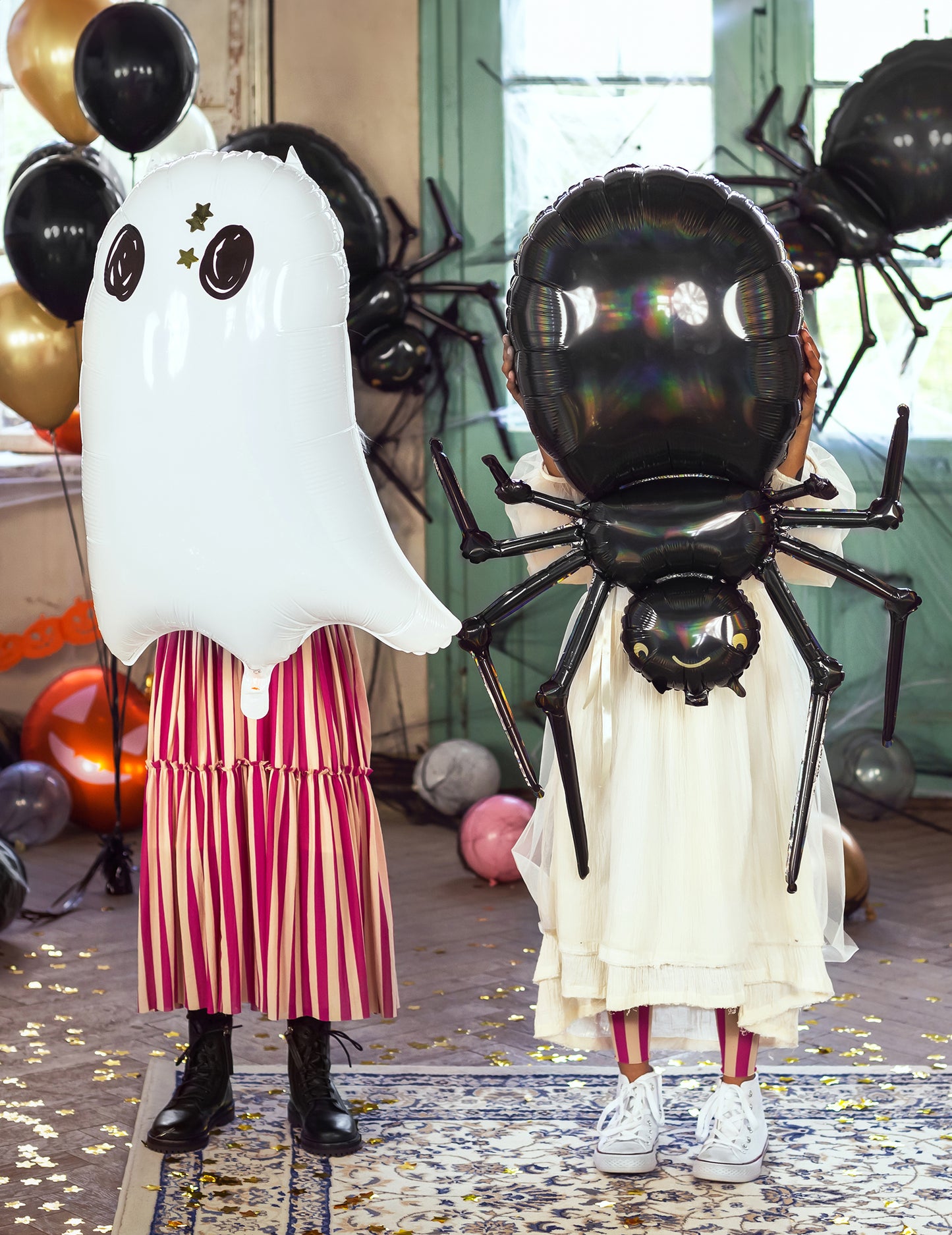 Mise en scène avec un ballon araignée du ballon en aluminium fantôme