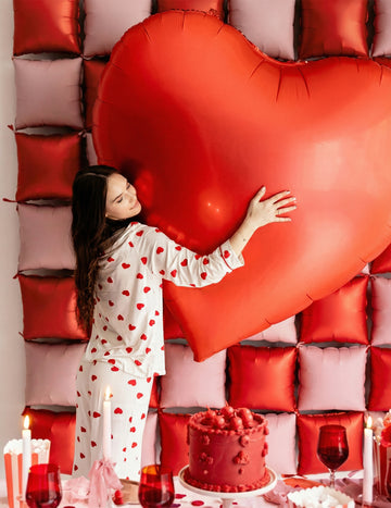 Obří fóliový balónek s červeným srdcem XXL 1,36 x 1,29 m