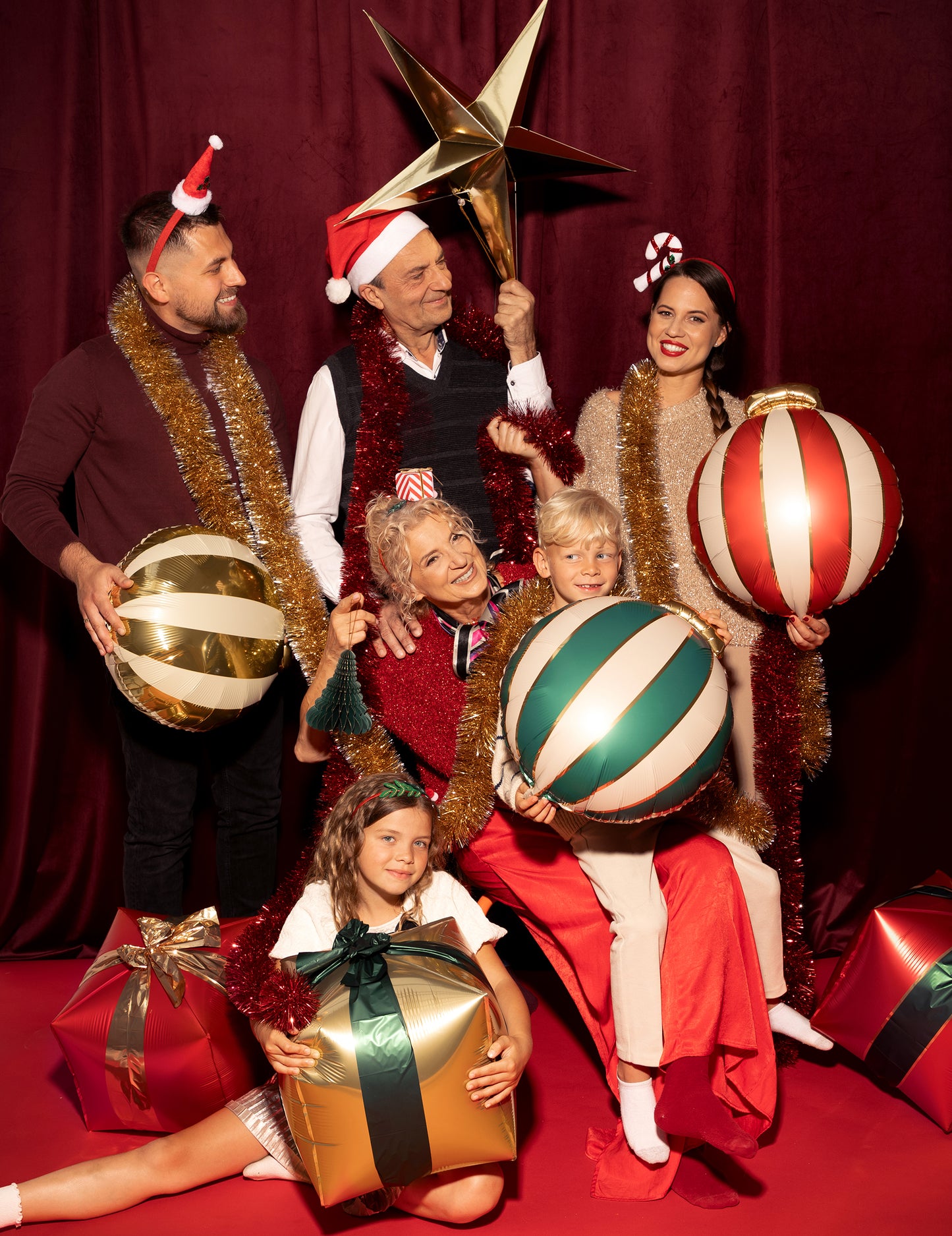 Fóliové balónky vánoční dárky 34 x 36 cm