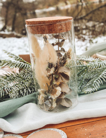 Skleněná dóza se sušenými květy 15.5 cm a bavlna