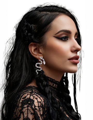 Stříbrné náušnice s hadem