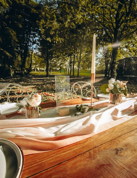 Designový svícen na kovové základně z růžového zlata 23 cm pro svíčku