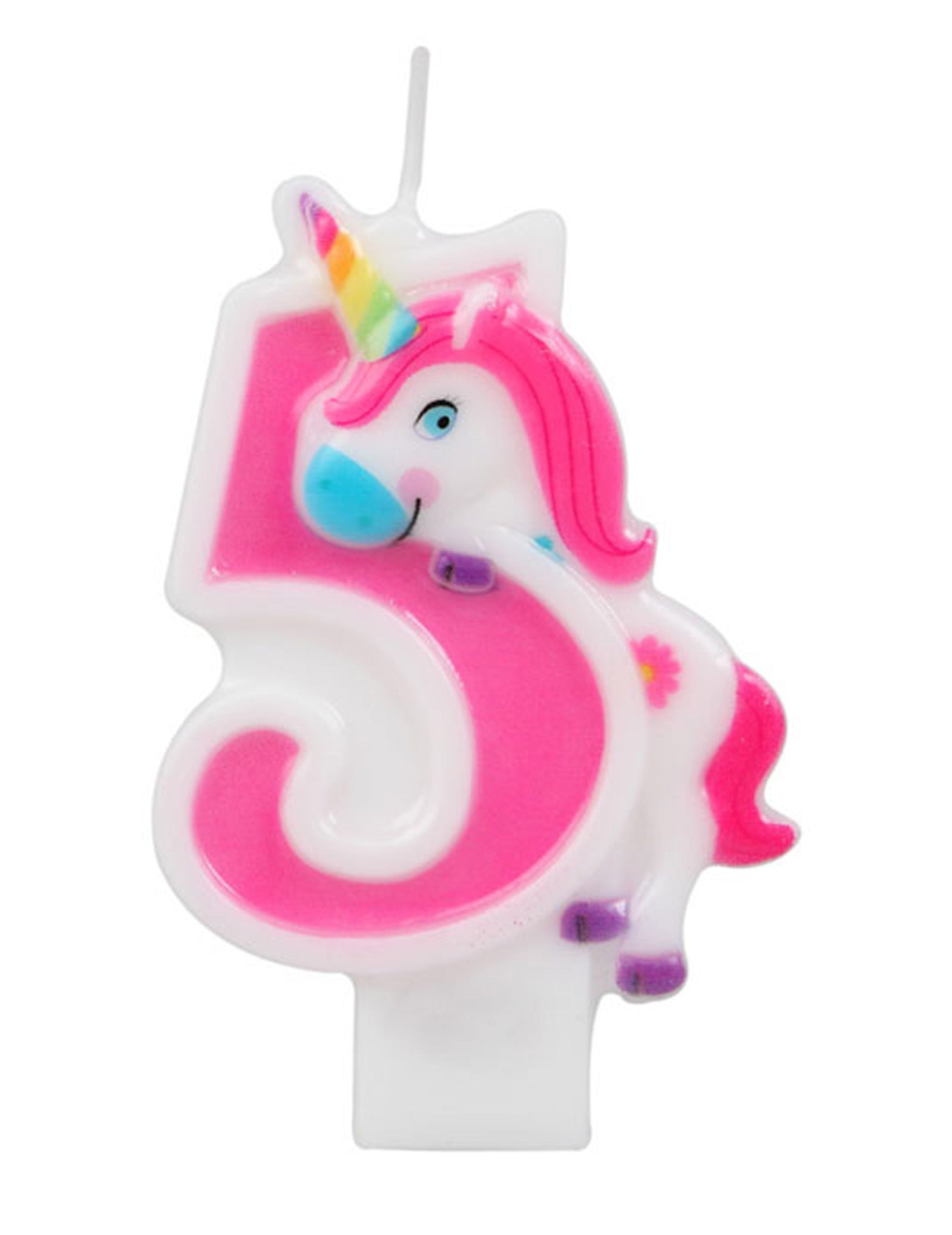 Gros plan sur le chiffre 5 de la bougie chiffre licorne pour anniversaire