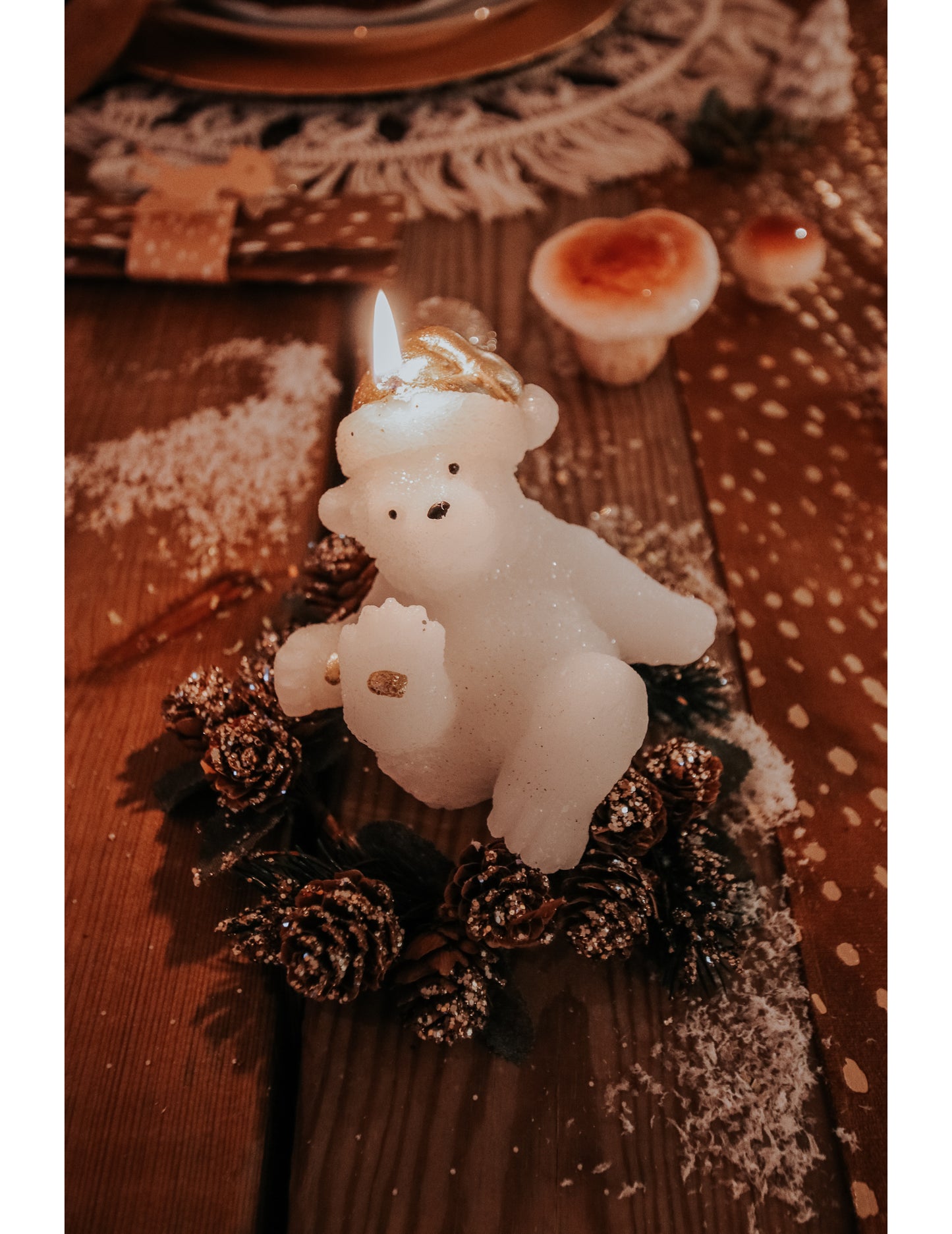 Bílá a zlatá svíčka medvídka 10 cm Vánoce